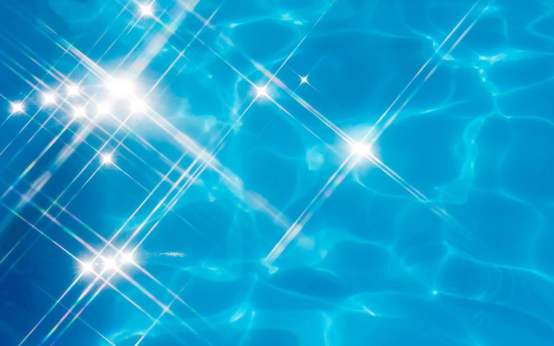 Acqua piscina giardino